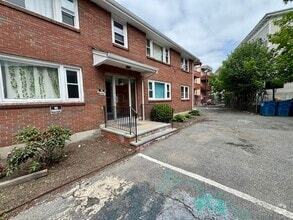 Building Photo - 51 Laighton St