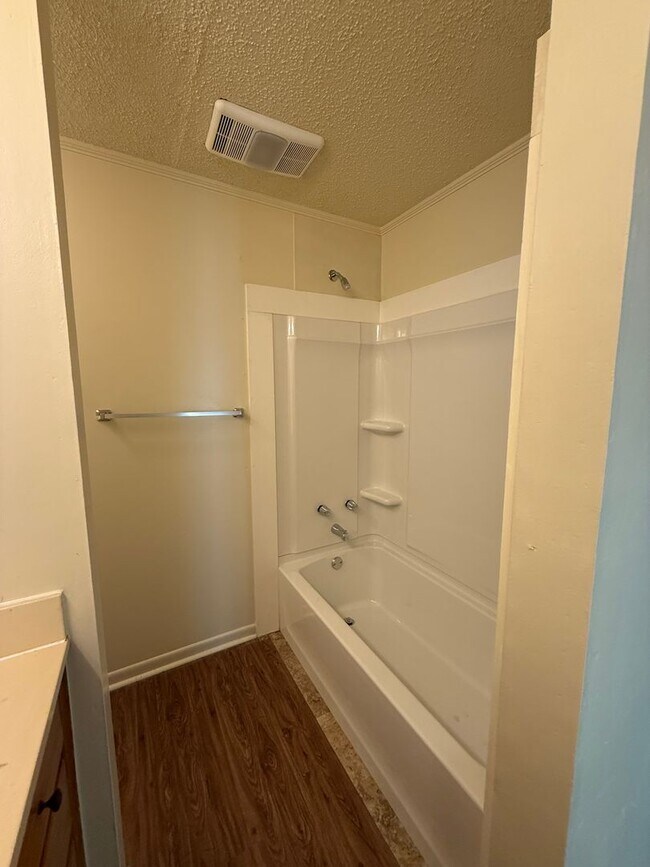 Photo - 8207 BAYOU FOUNTAIN AVE Apartment