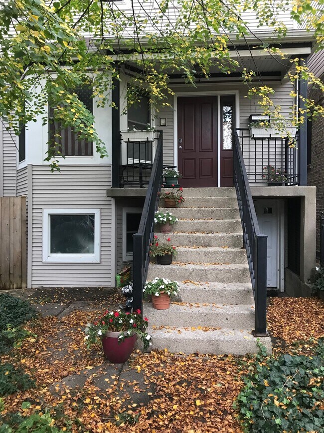 Building Photo - 4114 N Bell Ave