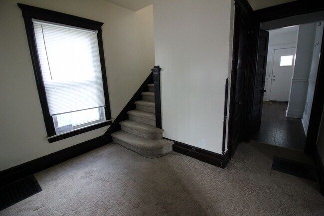 Building Photo - Mt. Clemens Home for Rent1