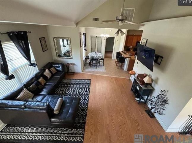 Foto del edificio - 7300 Burbank Dr