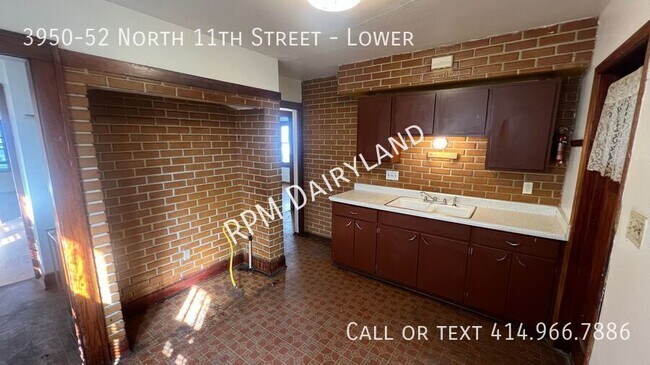 Building Photo - 3950-52 North 11th Street-Lower