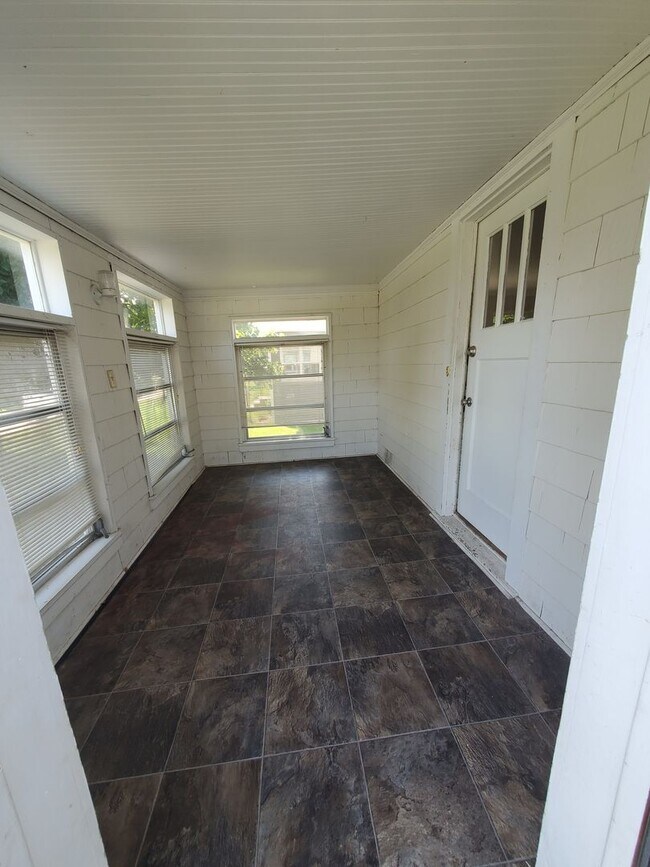 Foto del edificio - 3 Bedroom 1 Bath House in Rock Island