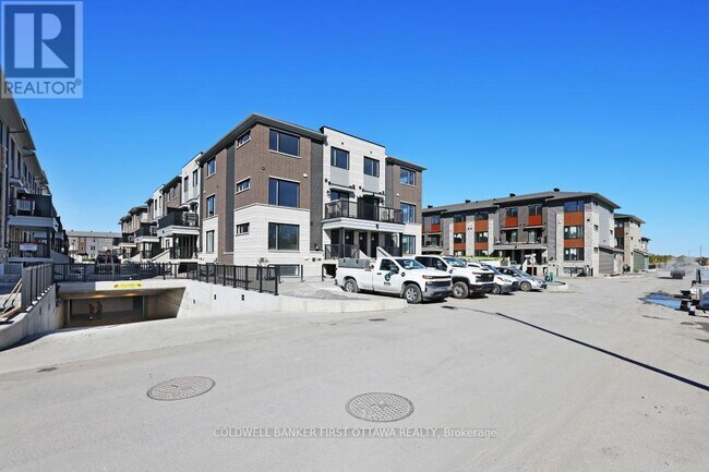 Building Photo - 917 Creekway Private