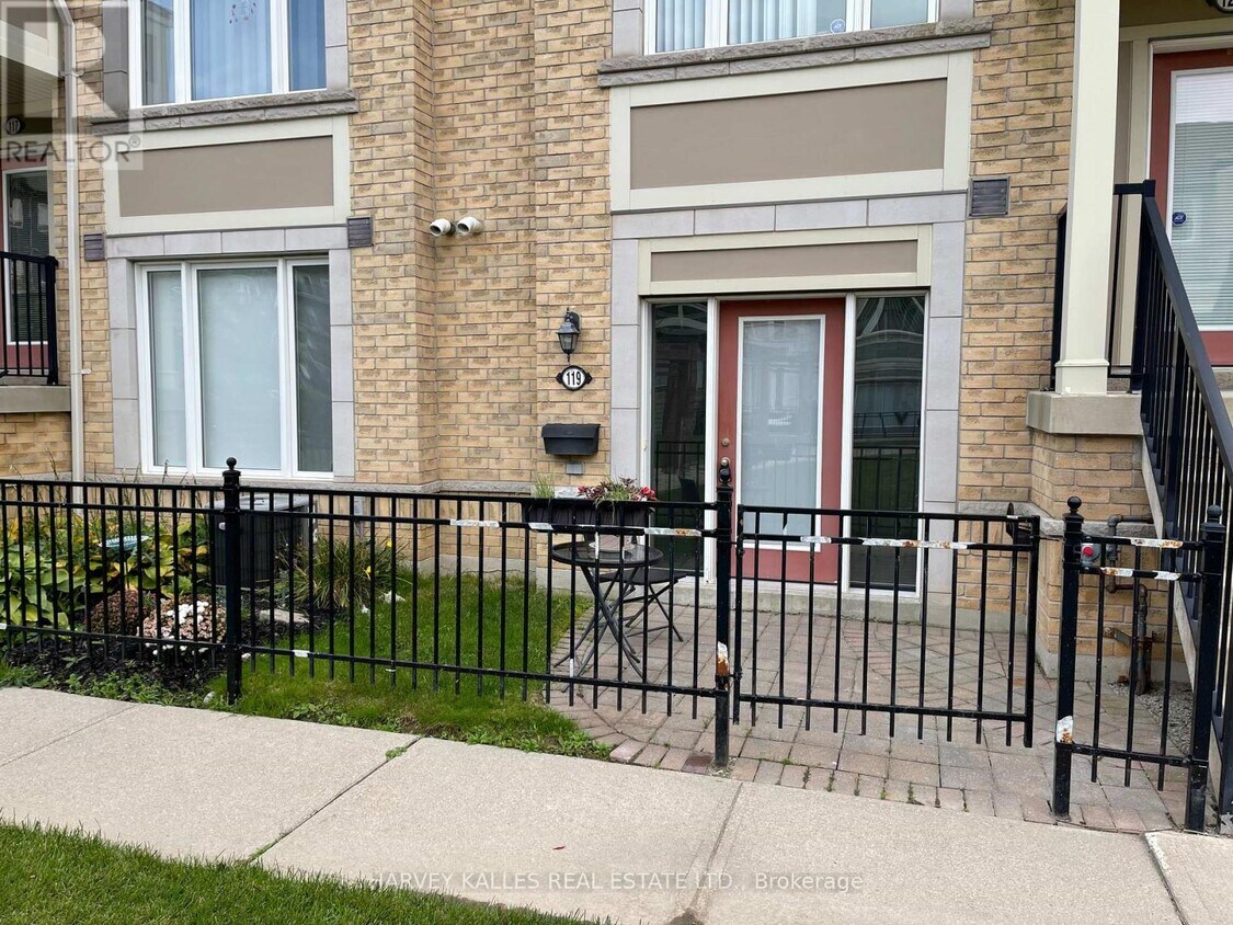 Primary Photo - 3050-3050 Erin Centre Blvd