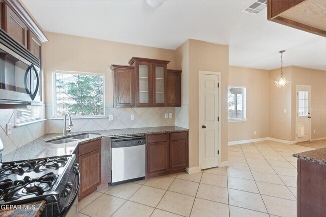 Foto del edificio - 2120 Shreya St