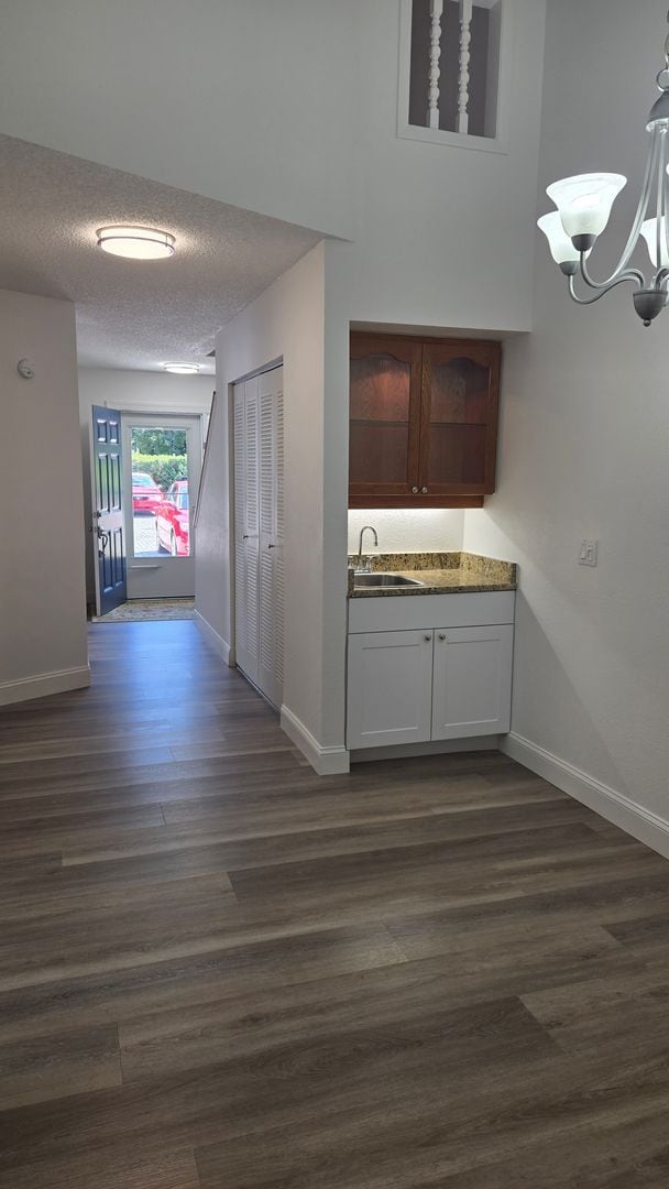 Foto del edificio - 2 Bed 2 Bath townhome with a Den/ Office s...
