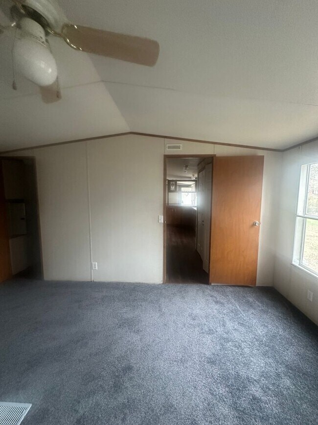 Foto del edificio - 3 Bed/2 Bath Mobile Home
