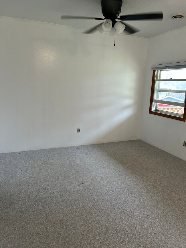 Dormitorio - 4629 Cemetary Rd