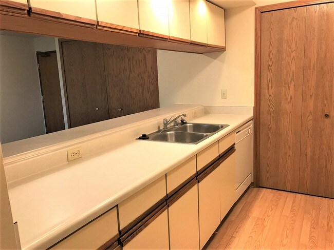 Foto del edificio - 2411 Tawhee Dr