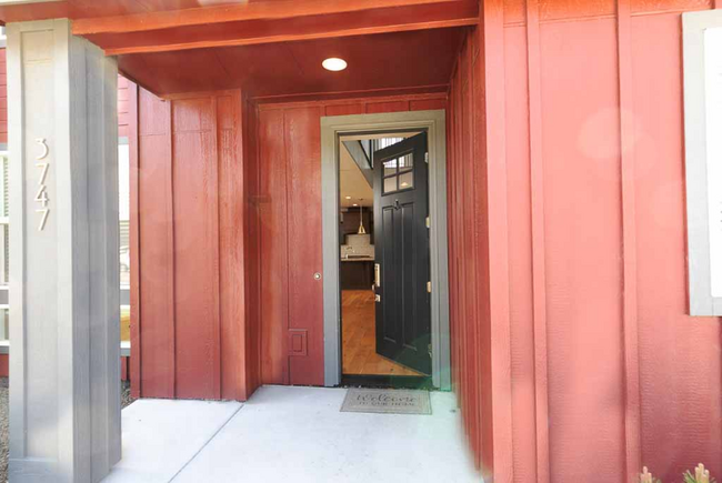 Building Photo - 3747 S Harris Ranch Ave