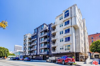 Building Photo - 848 Irolo St