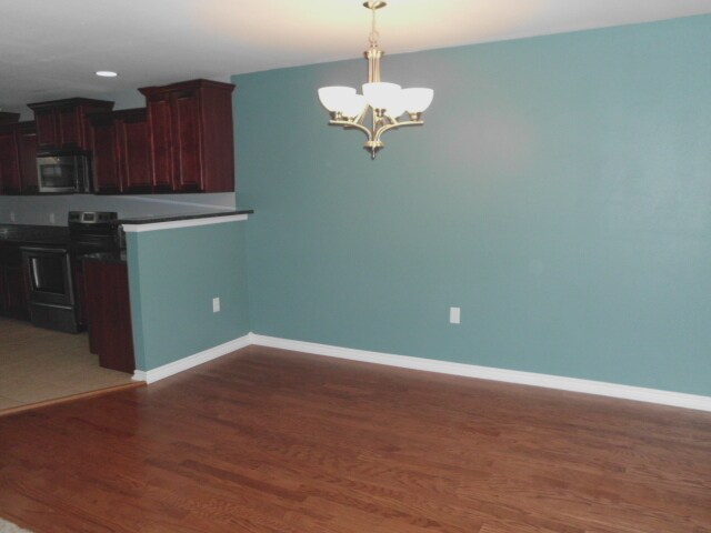 Foto del edificio - Spacious Townhome