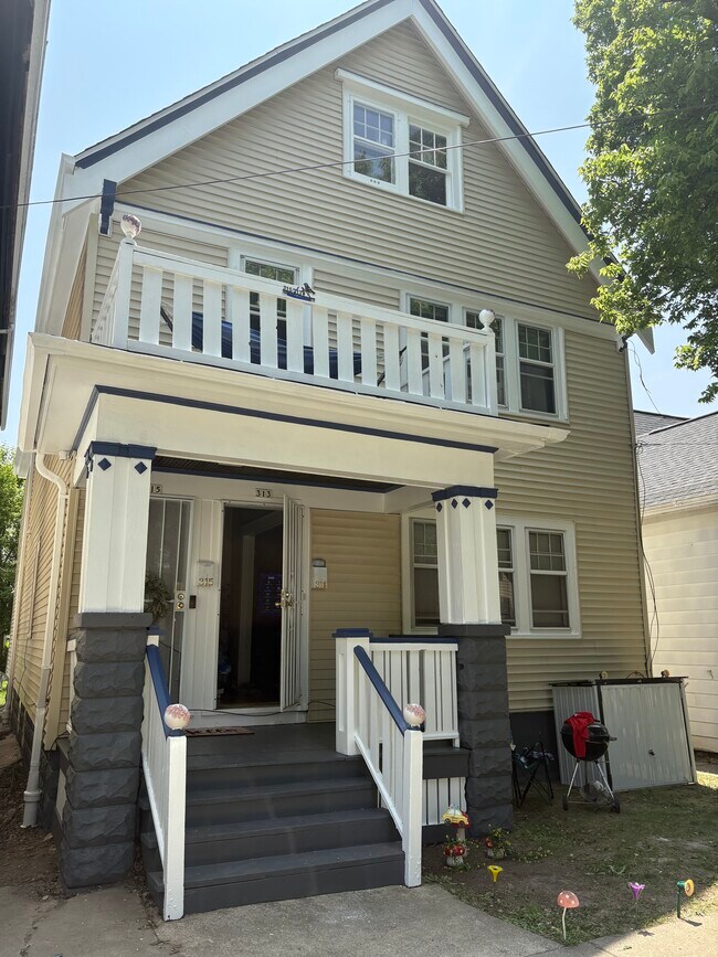 Foto del edificio - 315 E Garfield Ave