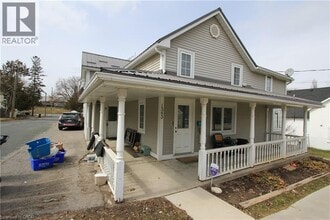 Building Photo - 1343 King St N