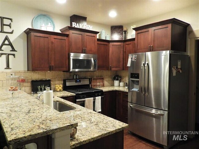 Foto del edificio - 2084 W Pine Ave