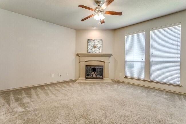Building Photo - Great 3 Bdrm 2 Bath Home w Study in Argyle Tx