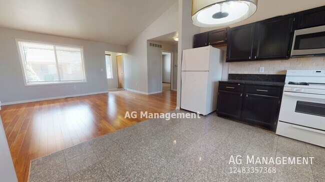 Building Photo - 25765 Crimson Ct