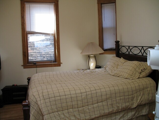 Foto del edificio - 713 W Wrightwood Ave