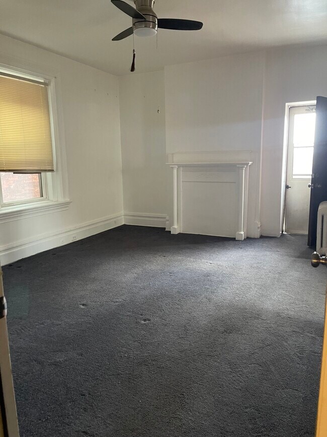 Foto del edificio - 5120 Friendship Ave