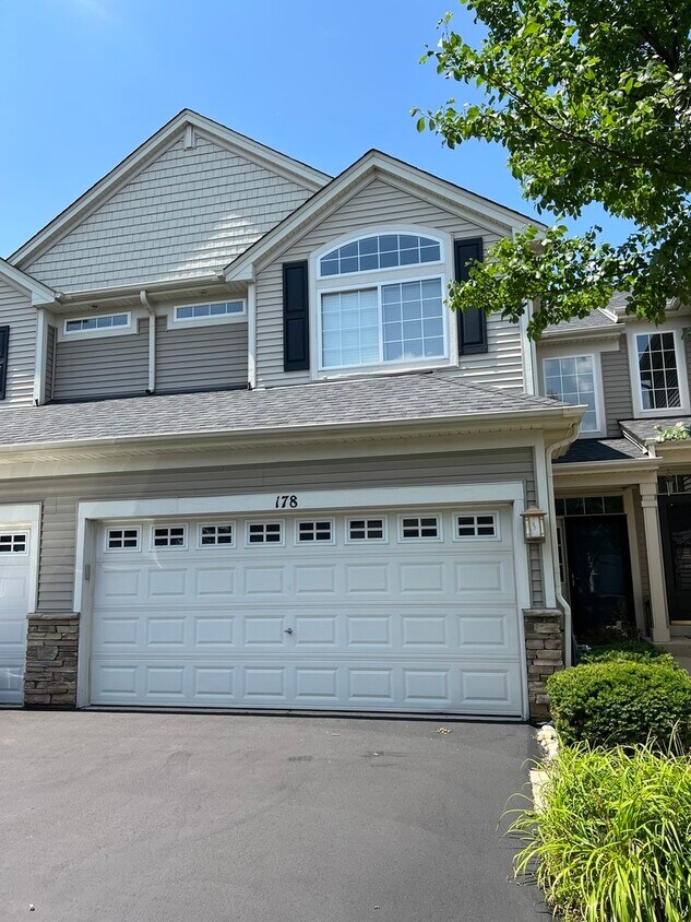 178 Durango Dr, Gilberts, IL 60136 Townhome Rentals in Gilberts IL