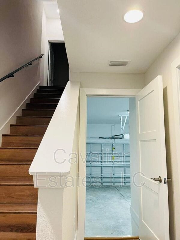 Building Photo - 1306 W Carmen St