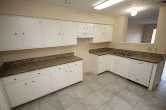 Building Photo - 24002 Silversmith Ln