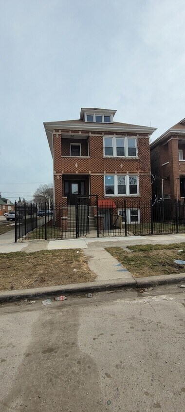 Primary Photo - 6601 S Washtenaw Ave.
