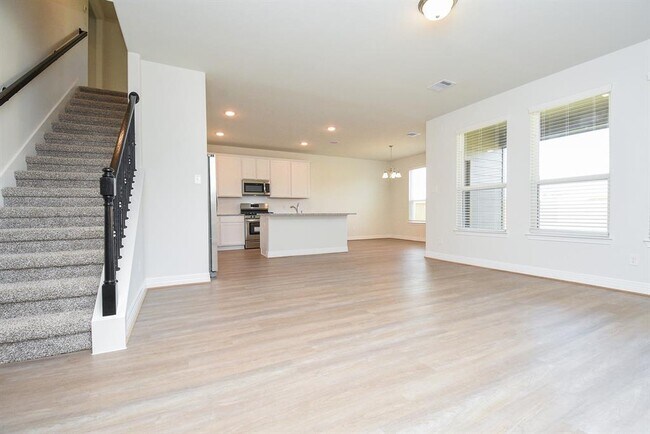 Building Photo - 27131 Grey Fox Run