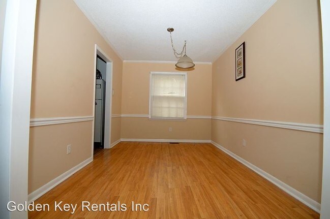 Building Photo - 207 Sourwood Rd