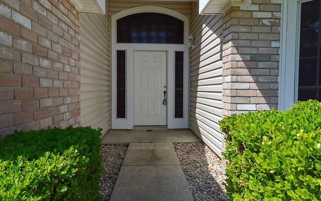 Foto del edificio - 314 Scotch Rose Ln
