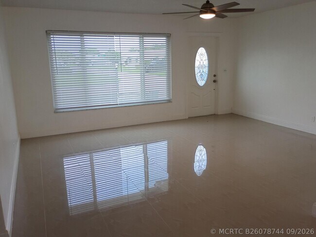 Foto del edificio - 114 SW 10th St