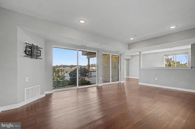 Building Photo - 768 Fairview Ave