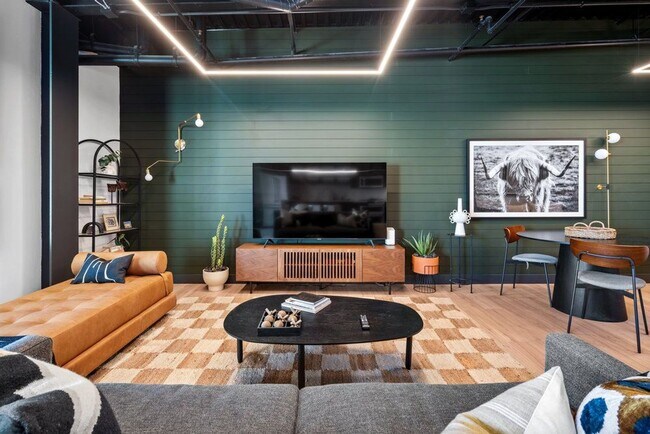 Foto del edificio - Stunning Fully Furnished Condo in Downtown...