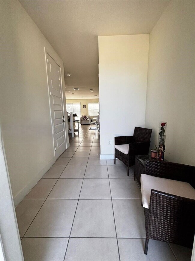 Foto del edificio - Northwest 91st Court, Miami Lakes, FL 33018 - 3 BR 2.5 BA townhouse