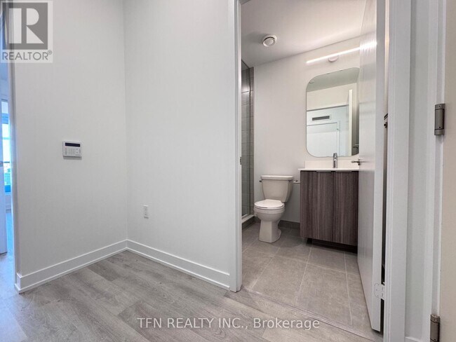 Building Photo - 15 Richardson St