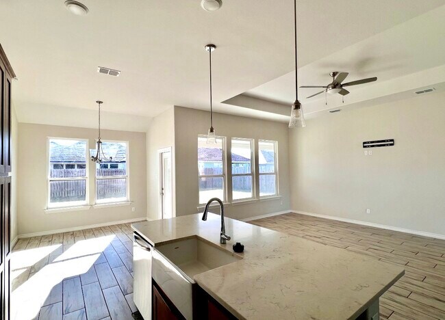 Foto del edificio - 3422 De Zevala St