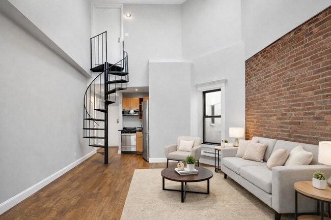 Building Photo - 209 E 25th St