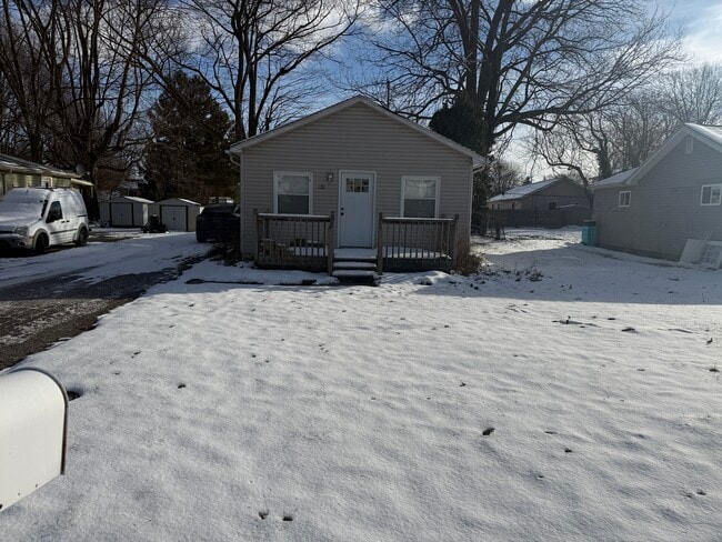 Foto del edificio - 120 Lakeview Blvd