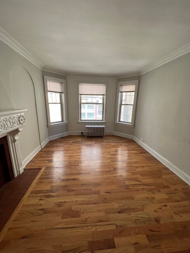 Foto del edificio - 5042 N Wolcott Ave