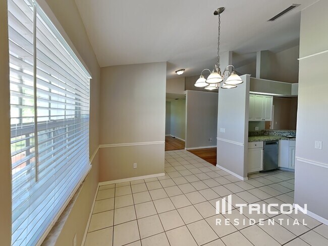 Foto del edificio - 1761 Banyan Dr
