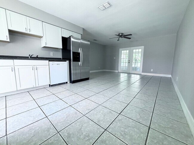 Photo - 5476/5478 Ave C Apartment