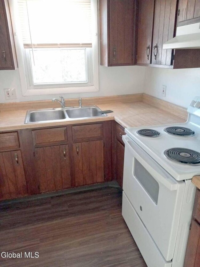 Foto del edificio - 470 Summer St