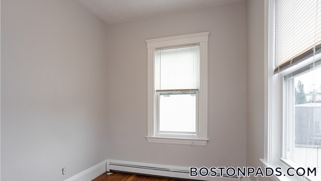 Building Photo - 120 Columbia St