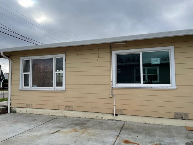 Building Photo - 1377 147th Ave