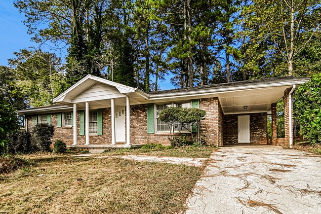 Building Photo - 2107 Hilton Dr