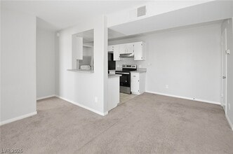 Building Photo - 220 Mission Catalina Ln