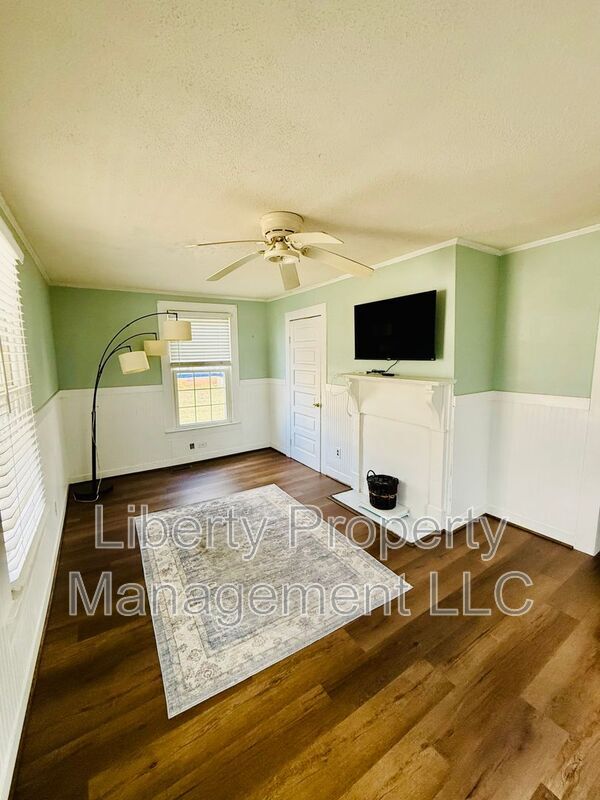 Foto del edificio - 205 East E Street