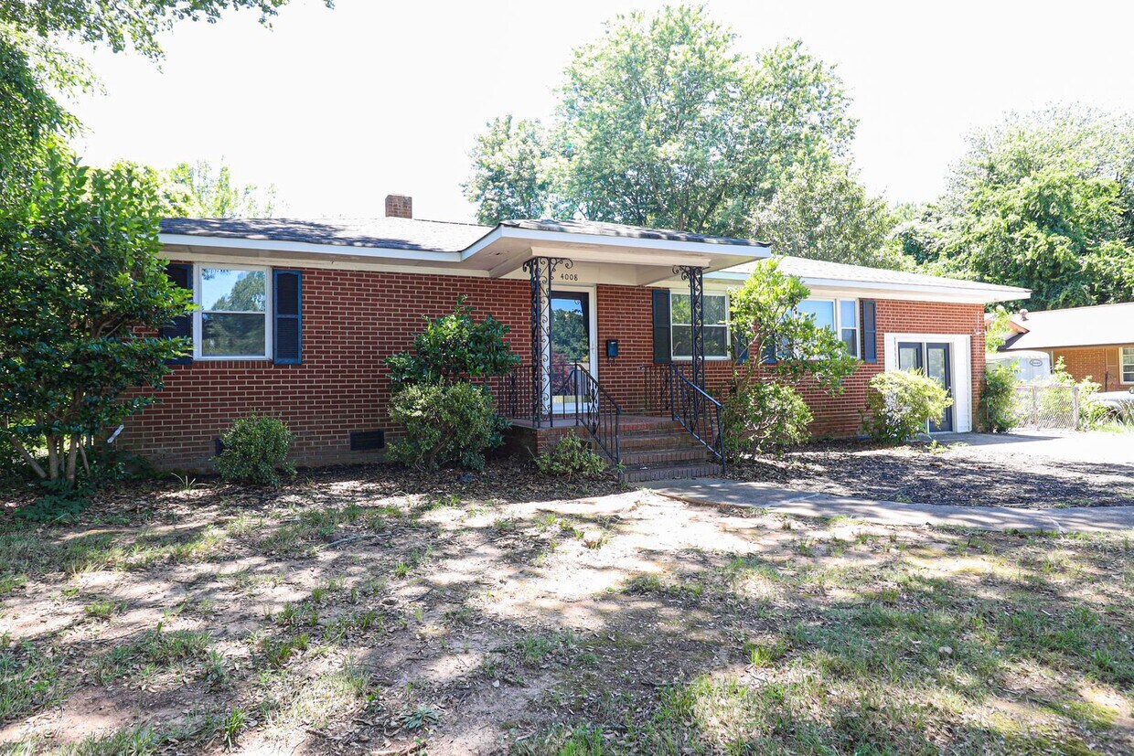 Primary Photo - Freshly Remodeled Ranch Home in Windsor Park