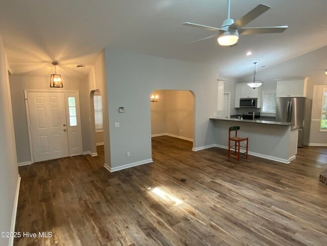 Building Photo - 8 Sand Dollar Dr